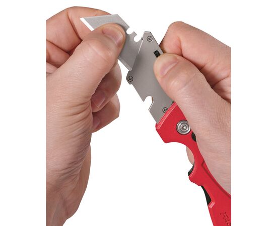 Многофункциональный складной нож со сменными лезвиями Milwaukee FASTBACK™ FLIP UTILITY KNIFE WITH BLADE STORAGE с отсеком для хранения лезвий - 48221903, фото , изображение 8