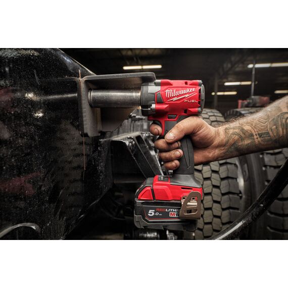 Аккумуляторный импульсный гайковерт Milwaukee M18 FIW2F38-502X - 4933478652, Модель: M18 FIW2F38-502X, внеший вид, изображение 8