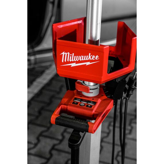 Высокомощная мачта освещения / зарядное устройство Milwaukee M18 HOSALC-0 - 4933478116, внеший вид, изображение 17