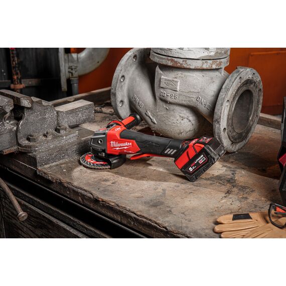 Аккумуляторная углошлифовальная машина Milwaukee M18 ONEFSAG125XPDB-502X - 4933478435, Модель: M18 ONEFSAG125XPDB-502X, внеший вид, изображение 11