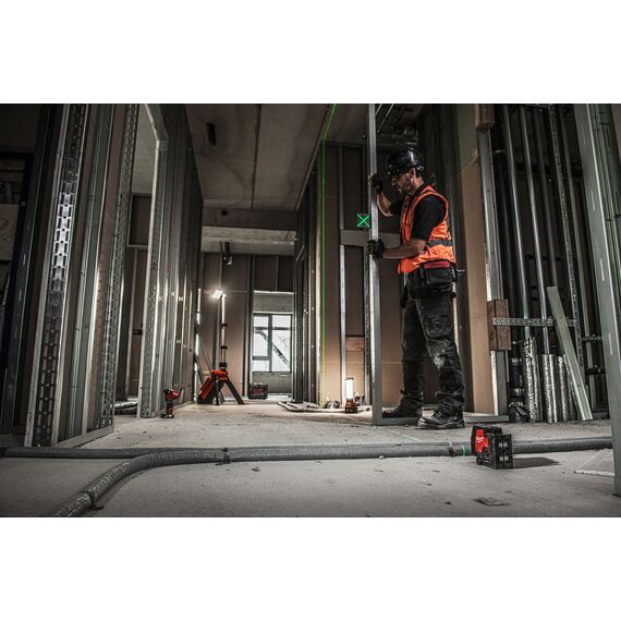 Аккумуляторный лазерный нивелир Milwaukee L4 CLLP-301C - 4933478244, внеший вид, изображение 22