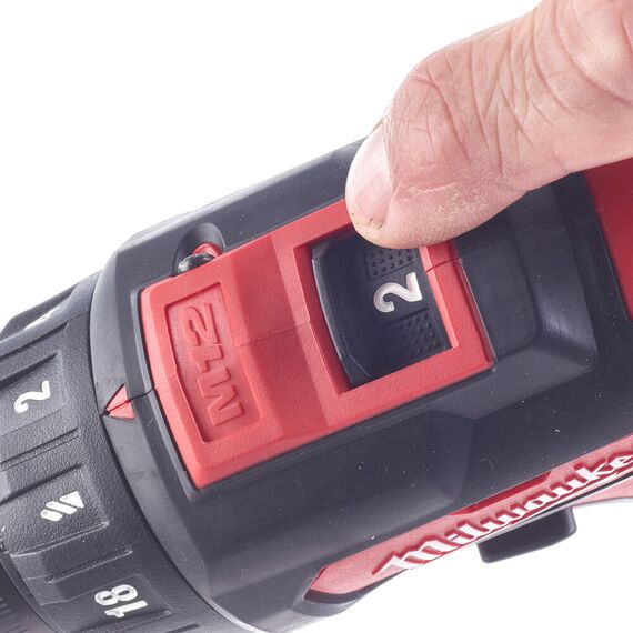 Аккумуляторная дрель-шуруповерт Milwaukee M12 BDD-201C - 4933479439, Модель: M12 BDD-201C, фото, изображение 18 Аккумуляторная дрель-шуруповерт Milwaukee M12 BDD-201C - 4933479439, Модель: M12 BDD-201C, внеший вид, изображение 18