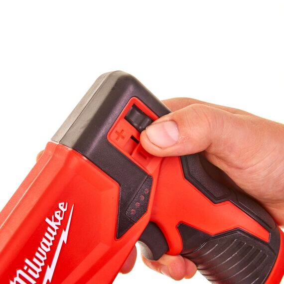 Аккумуляторный степлер Milwaukee M12 BST-0 - 4933459634, Модель: M12 BST-0, фото, изображение 8 Аккумуляторный степлер Milwaukee M12 BST-0 - 4933459634, Модель: M12 BST-0, внеший вид, изображение 8