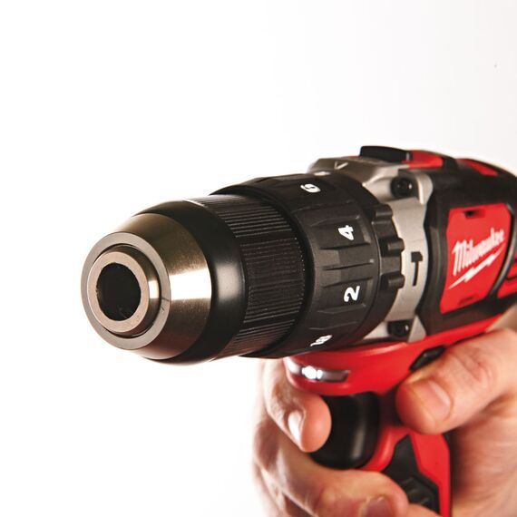 Аккумуляторная ударная дрель-шуруповерт Milwaukee M18 BPD-202B - 4933478256, Модель: M18 BPD-202B, фото, изображение 10 Аккумуляторная ударная дрель-шуруповерт Milwaukee M18 BPD-202B - 4933478256, Модель: M18 BPD-202B, внеший вид, изображение 10