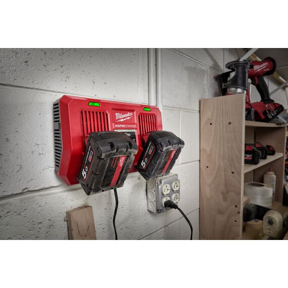 Быстрое зарядное устройство на два порта Milwaukee M18 DFC - 4932472073, Модель: M18 DFC, фото, изображение 15 Быстрое зарядное устройство на два порта Milwaukee M18 DFC - 4932472073, Модель: M18 DFC, внеший вид, изображение 15