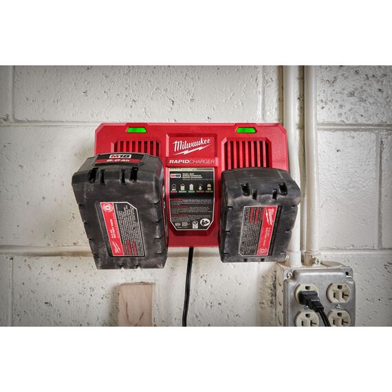 Быстрое зарядное устройство на два порта Milwaukee M18 DFC - 4932472073, Модель: M18 DFC, фото, изображение 16 Быстрое зарядное устройство на два порта Milwaukee M18 DFC - 4932472073, Модель: M18 DFC, внеший вид, изображение 16
