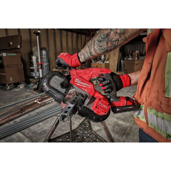 Компактная ленточная пила Milwaukee M18 FBS85-202C - 4933471498, фото, изображение 4 Компактная ленточная пила Milwaukee M18 FBS85-202C - 4933471498, внеший вид, изображение 4