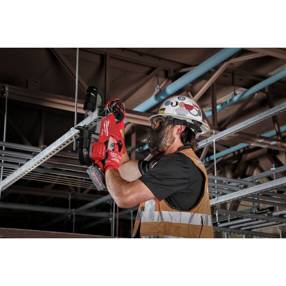 Компактная ленточная пила Milwaukee M18 FBS85-202C - 4933471498, фото, изображение 7 Компактная ленточная пила Milwaukee M18 FBS85-202C - 4933471498, внеший вид, изображение 7