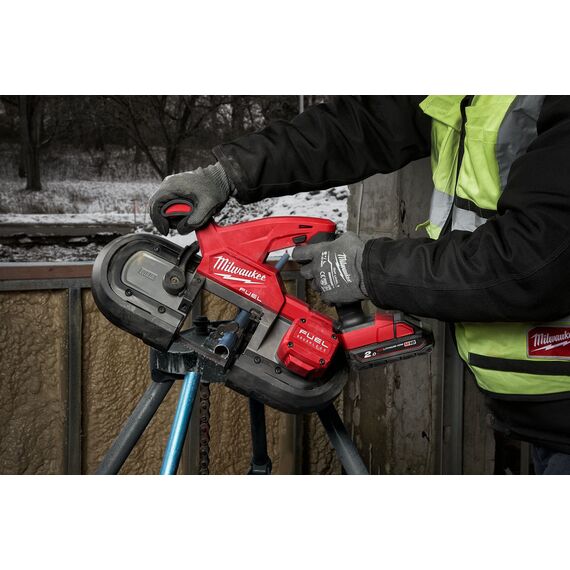 Компактная ленточная пила Milwaukee M18 FBS85-202C - 4933471498, фото, изображение 8 Компактная ленточная пила Milwaukee M18 FBS85-202C - 4933471498, внеший вид, изображение 8
