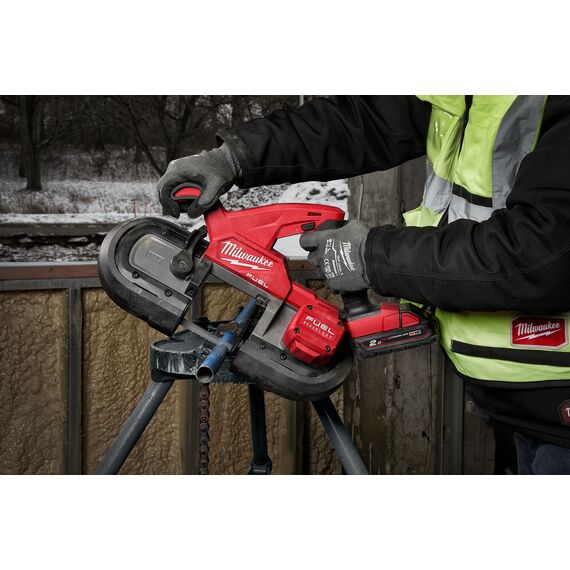 Компактная ленточная пила Milwaukee M18 FBS85-202C - 4933471498, фото, изображение 9 Компактная ленточная пила Milwaukee M18 FBS85-202C - 4933471498, внеший вид, изображение 9