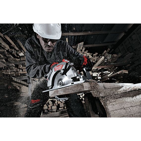 Аккумуляторная циркулярная пила по дереву и пластику Milwaukee M18 FCS66-121C - 4933464586, Модель: M18 FCS66-121C, внеший вид, изображение 13