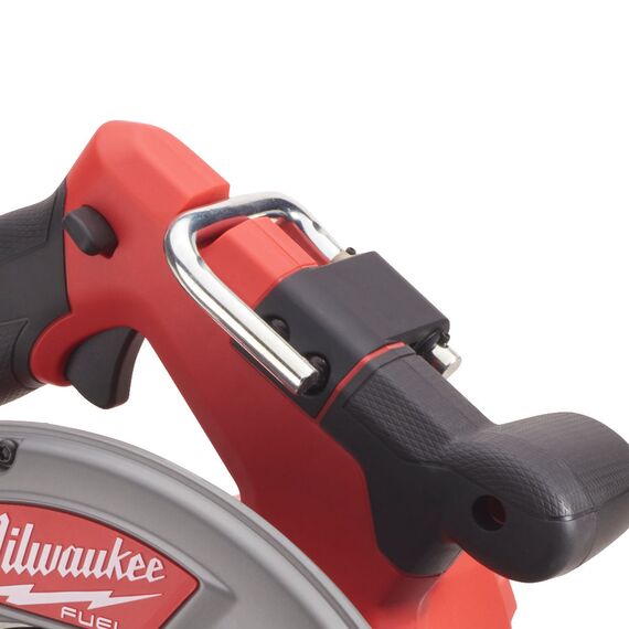 Аккумуляторная циркулярная пила по дереву и пластику Milwaukee M18 FCSG66-121C - 4933471195, фото, изображение 7 Аккумуляторная циркулярная пила по дереву и пластику Milwaukee M18 FCSG66-121C - 4933471195, внеший вид, изображение 7