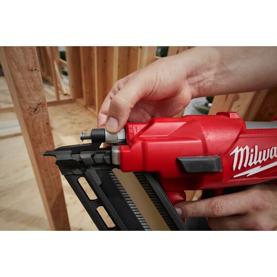 Аккумуляторный гвоздезабиватель Milwaukee M18 FFN-502C - 4933471404, Модель: M18 FFN-502C, внеший вид, изображение 7