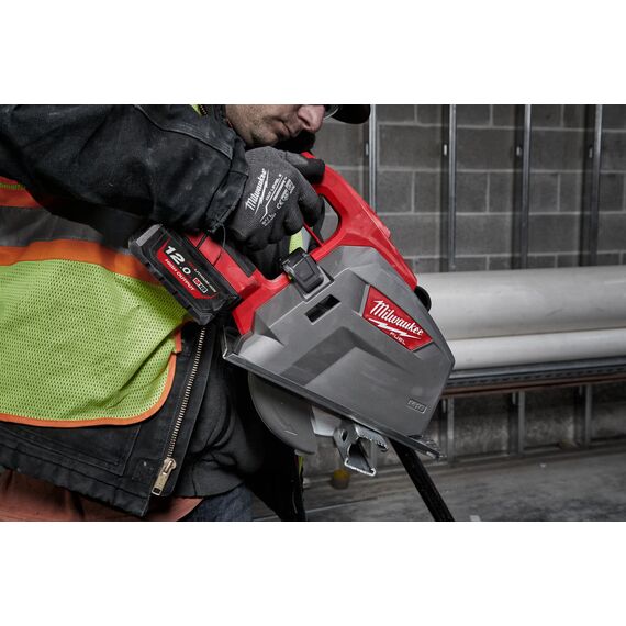 Аккумуляторная циркулярная пила по металлу Milwaukee M18 FMCS66-121C - 4933472111, Модель: M18 FMCS66-121C, внеший вид, изображение 12