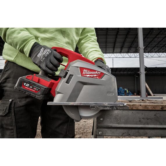 Аккумуляторная циркулярная пила по металлу Milwaukee M18 FMCS66-121C - 4933472111, Модель: M18 FMCS66-121C, внеший вид, изображение 9