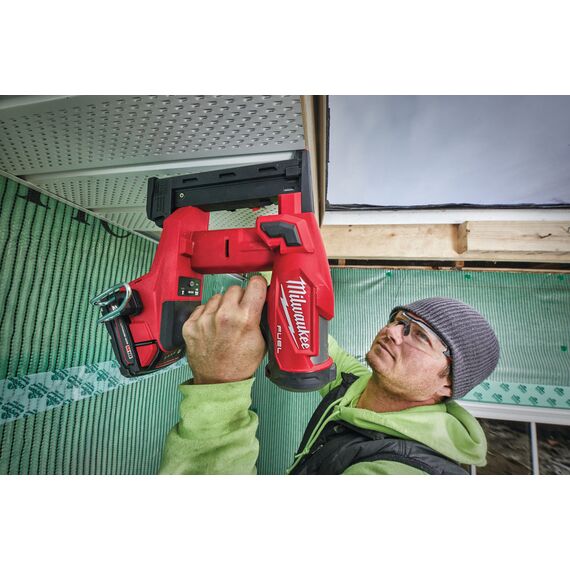 Аккумуляторный степлер Milwaukee M18 FNCS18GS-202X - 4933471940, Модель: M18 FNCS18GS-202X, фото, изображение 4 Аккумуляторный степлер Milwaukee M18 FNCS18GS-202X - 4933471940, Модель: M18 FNCS18GS-202X, внеший вид, изображение 4