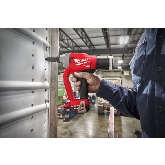 Аккумуляторный заклепочник Milwaukee M18 ONEFPRT-202X - 4933478602, Модель: M18 ONEFPRT-202X, фото, изображение 3 Аккумуляторный заклепочник Milwaukee M18 ONEFPRT-202X - 4933478602, Модель: M18 ONEFPRT-202X, внеший вид, изображение 3