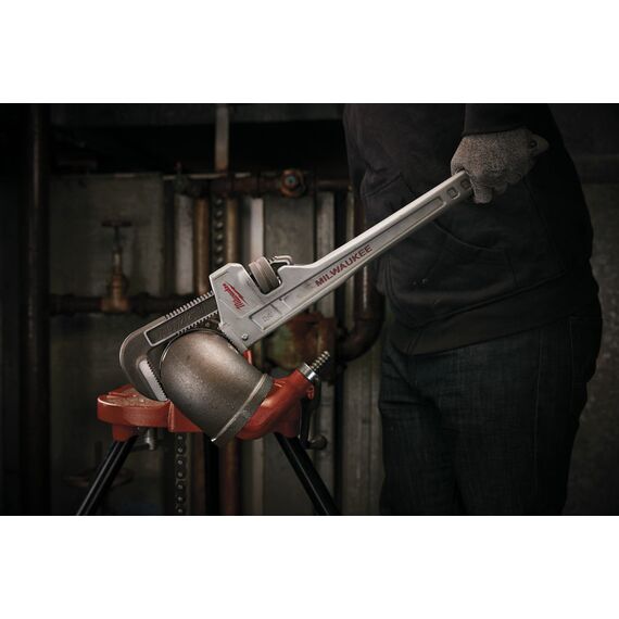 Алюминиевый разводной трубный ключ Milwaukee ALUMINIUM PIPE WRENCH 450 MM - 48227218, Модель: ALUMINIUM PIPE WRENCH 450 MM, фото, изображение 3 Алюминиевый разводной трубный ключ Milwaukee ALUMINIUM PIPE WRENCH 450 MM - 48227218, Модель: ALUMINIUM PIPE WRENCH 450 MM, внеший вид, изображение 3