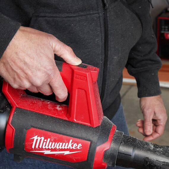 Аккумуляторная воздуходувка Milwaukee M12 BBL-0 - 4933472214, внеший вид, изображение 10