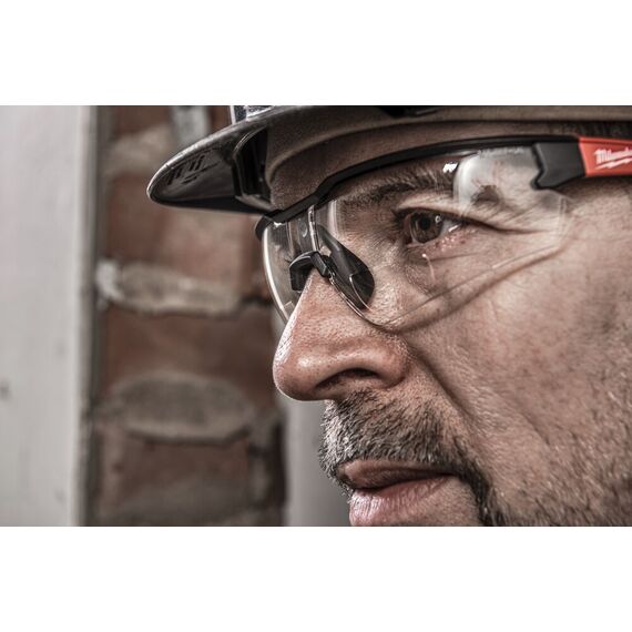 Очки защитные Milwaukee Clear Safety Glasses +1.0 - 4932478909, Модель: Clear Safety Glasses +1.0, Цвет: Прозрачные, внеший вид, изображение 3