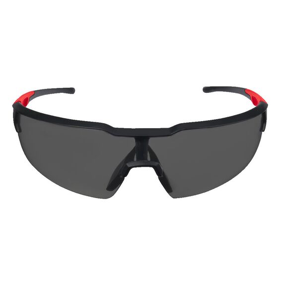 Очки защитные Milwaukee Enhanced Safety Glasses Tinted - 4932478764, Модель: Enhanced Safety Glasses Tinted, Цвет: Затемненные, внеший вид, изображение 3