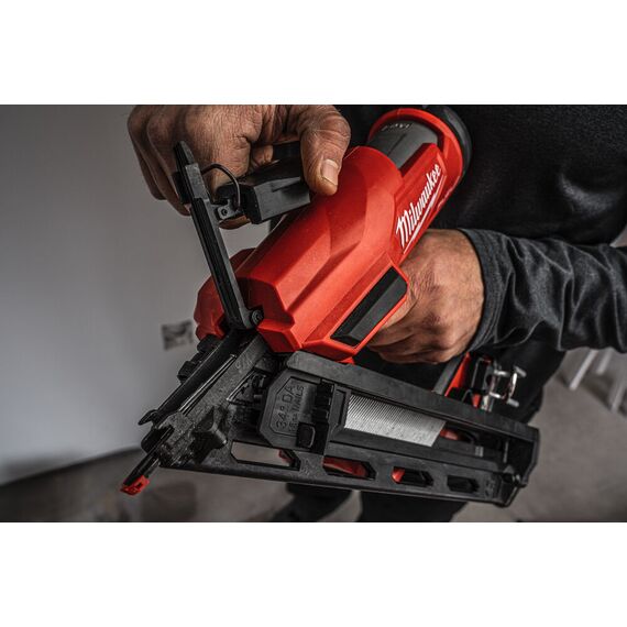 Аккумуляторный гвоздезабиватель Milwaukee M18 FN15GA-0X - 4933478091, внеший вид, изображение 7