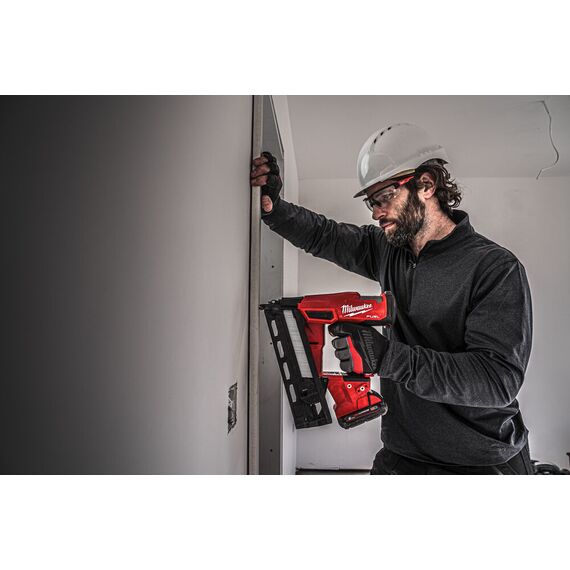 Аккумуляторный гвоздезабиватель Milwaukee M18 FN16GA-202X - 4933478092, Модель: M18 FN16GA-202X, внеший вид, изображение 4