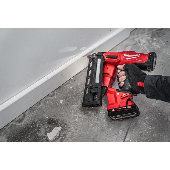 Аккумуляторный гвоздезабиватель Milwaukee M18 FN16GA-202X - 4933478093, внеший вид, изображение 6