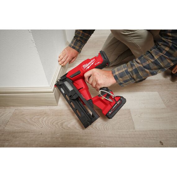 Аккумуляторный гвоздезабиватель Milwaukee M18 FN16GA-202X - 4933478093, внеший вид, изображение 11