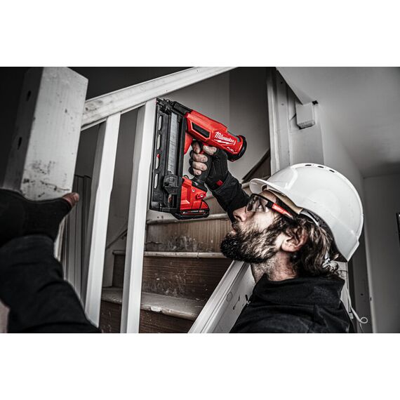 Аккумуляторный гвоздезабиватель Milwaukee M18 FN16GA-202X - 4933478093, внеший вид, изображение 17