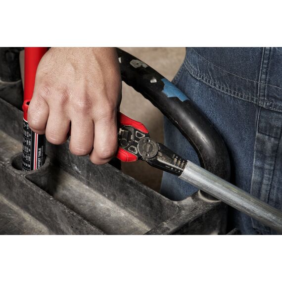 Многофункциональные плоскогубцы кусачки для зачистки проводов Milwaukee 7 IN 1 230MM - 4932478554, Модель: 7 IN 1 230MM, внеший вид, изображение 4