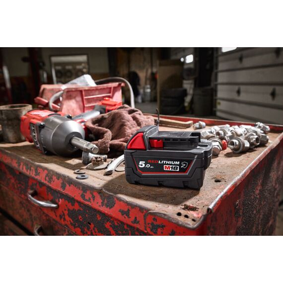 Аккумулятор с сопротивлением к химикатам Milwaukee M18 B5-CR - 4932479265, Модель: M18 B5-CR, внеший вид, изображение 9