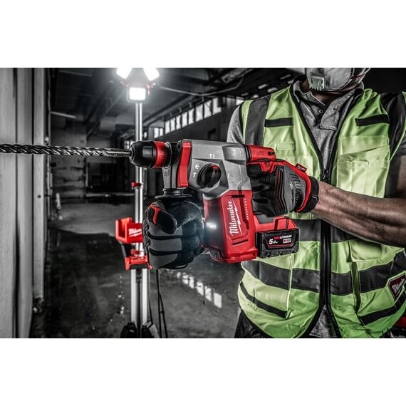 Аккумуляторный перфоратор Milwaukee M18 BLHX-502X - 4933478892, Модель: M18 BLHX-502X, фото, изображение 19 Аккумуляторный перфоратор Milwaukee M18 BLHX-502X - 4933478892, Модель: M18 BLHX-502X, внеший вид, изображение 19
