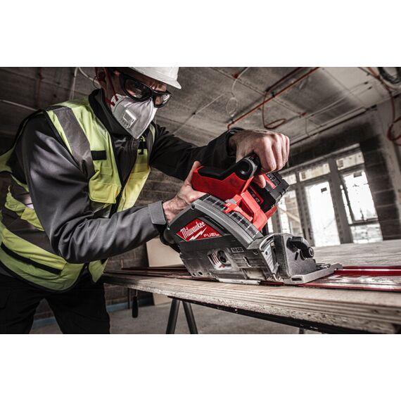 Аккумуляторная циркулярная пила по дереву и пластику Milwaukee M18 FPS55-552P - 4933478778, Модель: M18 FPS55-552P, фото, изображение 10 Аккумуляторная циркулярная пила по дереву и пластику Milwaukee M18 FPS55-552P - 4933478778, Модель: M18 FPS55-552P, внеший вид, изображение 10