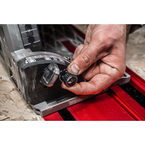 Аккумуляторная циркулярная пила по дереву и пластику Milwaukee M18 FPS55-552P - 4933478778, Модель: M18 FPS55-552P, фото, изображение 7 Аккумуляторная циркулярная пила по дереву и пластику Milwaukee M18 FPS55-552P - 4933478778, Модель: M18 FPS55-552P, внеший вид, изображение 7