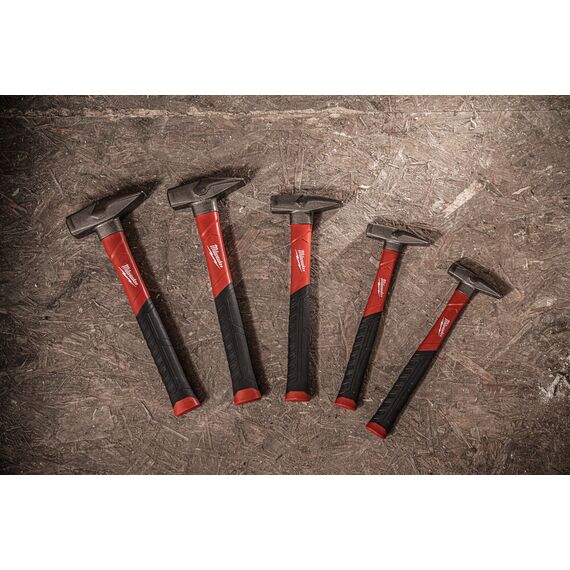 Молоток инженерный с рукояткой из стекловолокна Milwaukee FIBERGLASS ENGINEERS HAMMER 800G - 4932478664, Модель: FIBERGLASS ENGINEERS HAMMER 800G, внеший вид, изображение 3