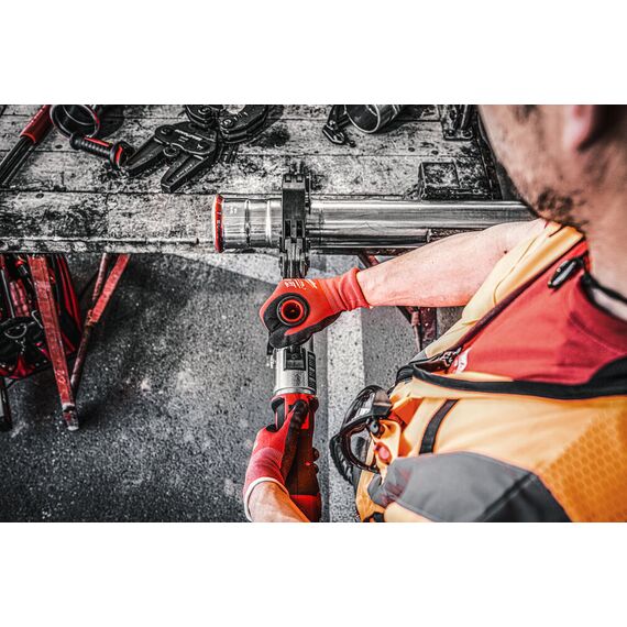 Аккумуляторный гидравлический инструмент для обжима труб Milwaukee M18 BLHPTXL-502P - 4933479441, Модель: M18 BLHPTXL-502P, фото, изображение 18 Аккумуляторный гидравлический инструмент для обжима труб Milwaukee M18 BLHPTXL-502P - 4933479441, Модель: M18 BLHPTXL-502P, внеший вид, изображение 18