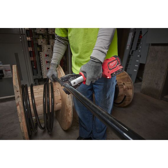 Аккумуляторный гидравлический инструмент для резки кабеля Milwaukee M18 ONEHCC-201C CU⁄AL-SET - 4933464301, Модель: M18 ONEHCC-201C CU⁄AL-SET, фото, изображение 6 Аккумуляторный гидравлический инструмент для резки кабеля Milwaukee M18 ONEHCC-201C CU⁄AL-SET - 4933464301, Модель: M18 ONEHCC-201C CU⁄AL-SET, внеший вид, изображение 6