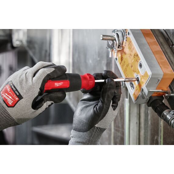 Универсальная отвертка Milwaukee 14 IN 1 TORX MULTI-BIT SCREWDRIVER - 4932492810, Модель: 14 IN 1 TORX MULTI-BIT SCREWDRIVER, фото, изображение 7 Универсальная отвертка Milwaukee 14 IN 1 TORX MULTI-BIT SCREWDRIVER - 4932492810, Модель: 14 IN 1 TORX MULTI-BIT SCREWDRIVER, внеший вид, изображение 7