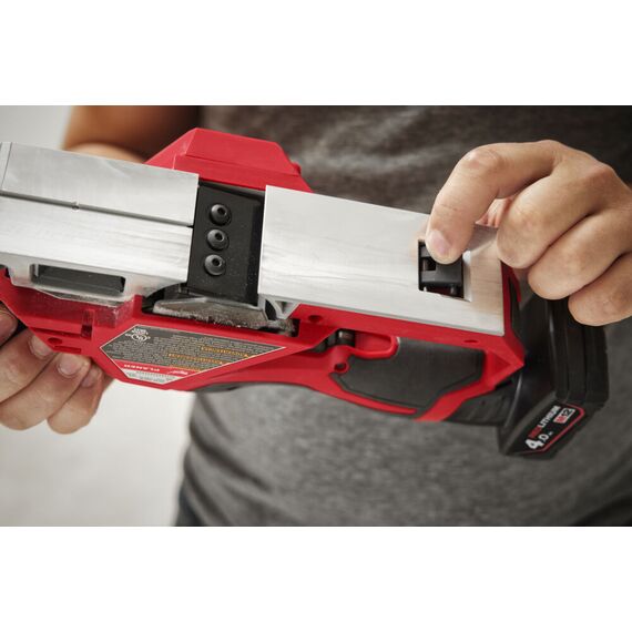Аккумуляторный рубанок Milwaukee M12 BLP-0X - 4933492850, Модель: M12 BLP-0X, фото, изображение 11 Аккумуляторный рубанок Milwaukee M12 BLP-0X - 4933492850, Модель: M12 BLP-0X, внеший вид, изображение 11