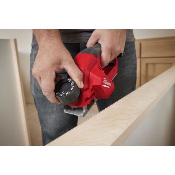Аккумуляторный рубанок Milwaukee M12 BLP-0X - 4933492850, Модель: M12 BLP-0X, фото, изображение 13 Аккумуляторный рубанок Milwaukee M12 BLP-0X - 4933492850, Модель: M12 BLP-0X, внеший вид, изображение 13
