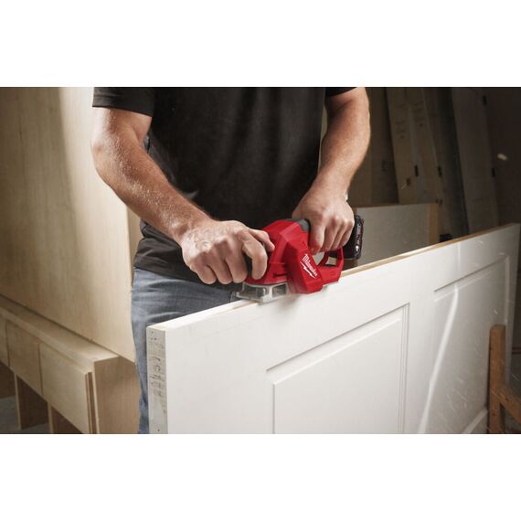 Аккумуляторный рубанок Milwaukee M12 BLP-0X - 4933492850, Модель: M12 BLP-0X, фото, изображение 17 Аккумуляторный рубанок Milwaukee M12 BLP-0X - 4933492850, Модель: M12 BLP-0X, внеший вид, изображение 17