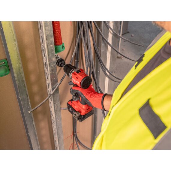 Аккумуляторная дрель-шуруповерт Milwaukee M18 BLDDRC-402C - 4933492834, Модель: M18 BLDDRC-402C, фото, изображение 13 Аккумуляторная дрель-шуруповерт Milwaukee M18 BLDDRC-402C - 4933492834, Модель: M18 BLDDRC-402C, внеший вид, изображение 13