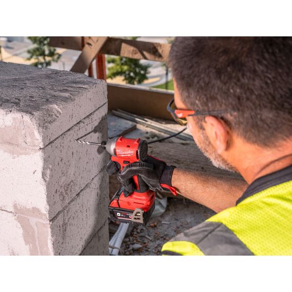 Аккумуляторный импульсный винтоверт Milwaukee M18 BLIDRC-402C - 4933492840, Модель: M18 BLIDRC-402C, фото, изображение 10 Аккумуляторный импульсный винтоверт Milwaukee M18 BLIDRC-402C - 4933492840, Модель: M18 BLIDRC-402C, внеший вид, изображение 10