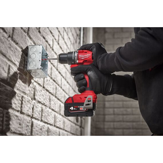 Аккумуляторная ударная дрель-шуруповерт Milwaukee M18 BLPDRC-402C - 4933492824, Модель: M18 BLPDRC-402C, фото, изображение 4 Аккумуляторная ударная дрель-шуруповерт Milwaukee M18 BLPDRC-402C - 4933492824, Модель: M18 BLPDRC-402C, внеший вид, изображение 4