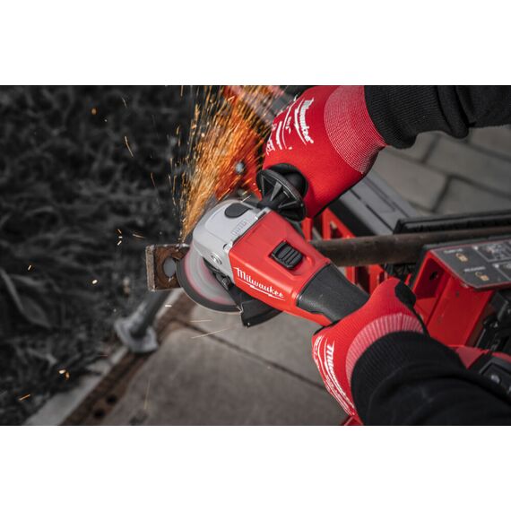 Аккумуляторная углошлифовальная машина Milwaukee M18 BLSAG125X-402X - 4933492644, Модель: M18 BLSAG125X-402X, внеший вид, изображение 13