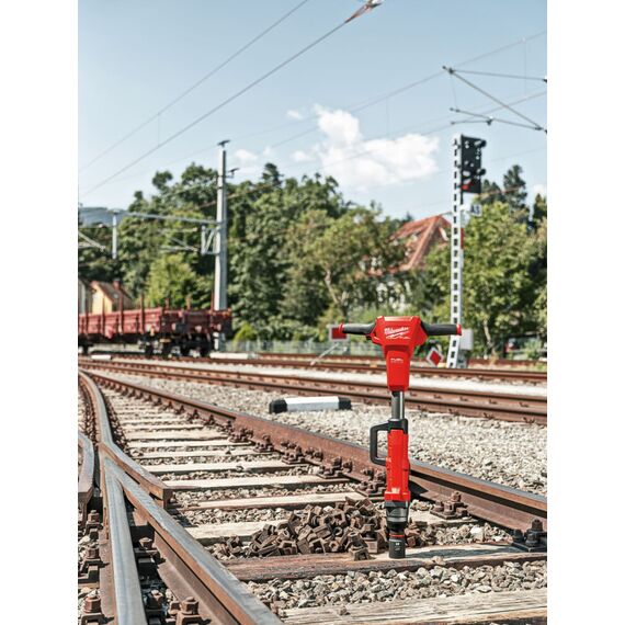 Аккумуляторный импульсный гайковерт Milwaukee M18 FHIWF1R-122C - 4933493141, Модель: M18 FHIWF1R-122C, фото, изображение 20 Аккумуляторный импульсный гайковерт Milwaukee M18 FHIWF1R-122C - 4933493141, Модель: M18 FHIWF1R-122C, внеший вид, изображение 20