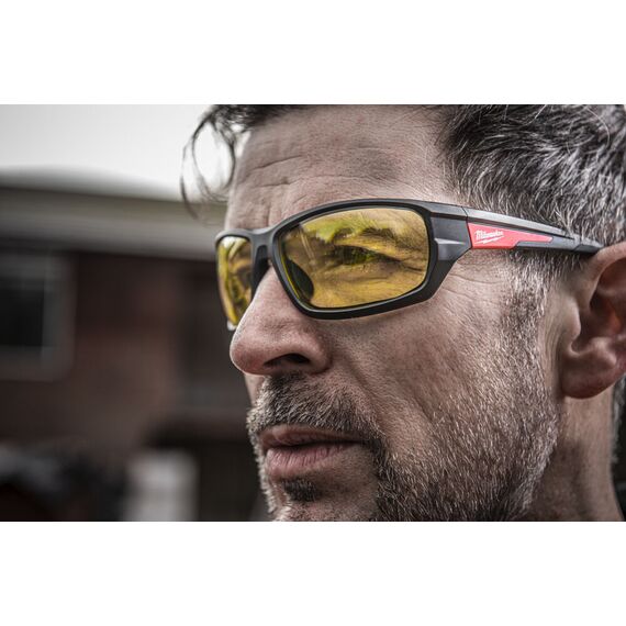 Очки защитные Milwaukee PERFORMANCE YELLOW SAFETY GLASSES - 4932478928, Модель: PERFORMANCE YELLOW SAFETY GLASSES, Цвет: Желтый, внеший вид, изображение 7