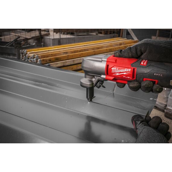 Аккумуляторные ножницы по металлу Milwaukee M12 FNB16-0X - 4933479618, Модель: M12 FNB16-0X, фото, изображение 10 Аккумуляторные ножницы по металлу Milwaukee M12 FNB16-0X - 4933479618, Модель: M12 FNB16-0X, внеший вид, изображение 10