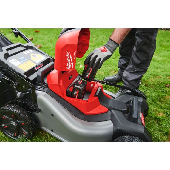 Аккумуляторная самоходная газонокосилка Milwaukee M18 F2LM46-802 - 4933492011, Модель: M18 F2LM46-802, внеший вид, изображение 3